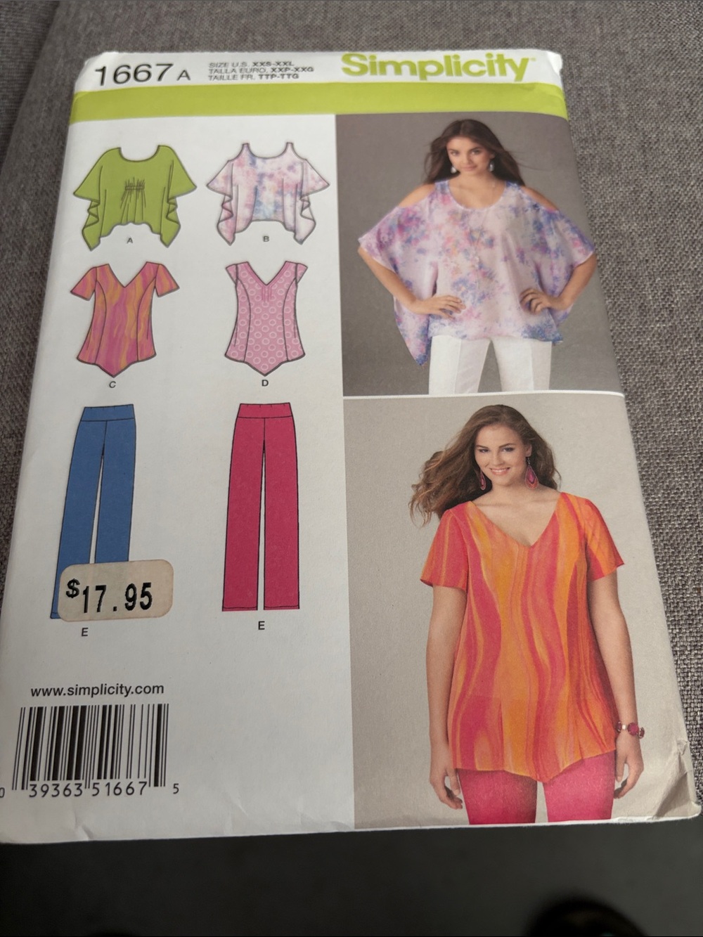 Simplicity Women's V-Neck Flowing Tunic Top Pants Pattern
